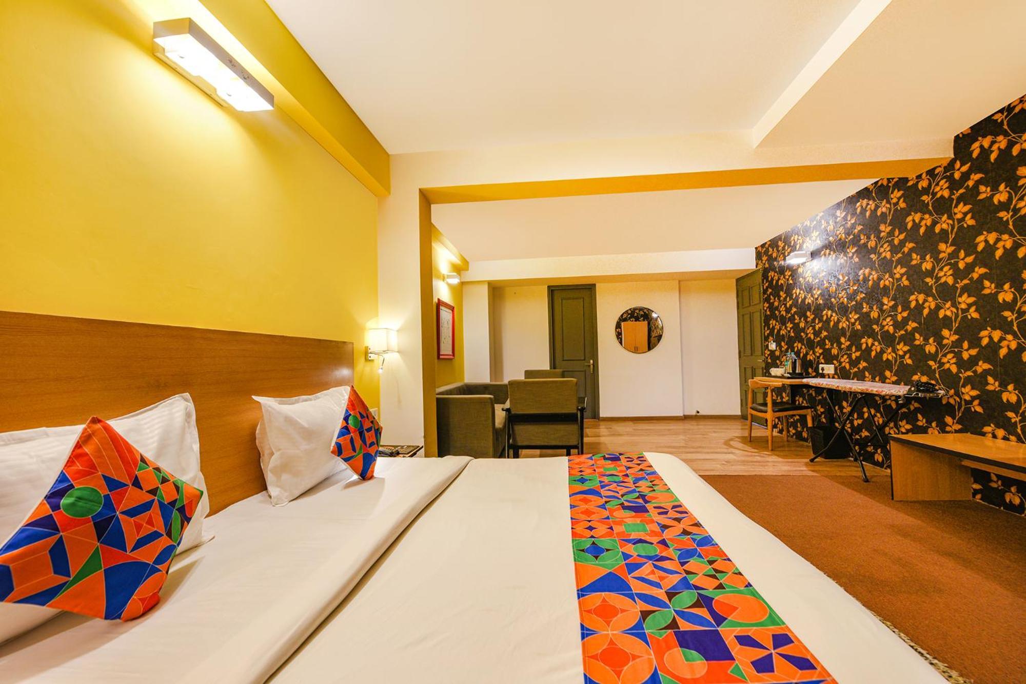 גורגאון Fabhotel Old Meple Leaf מראה חיצוני תמונה
